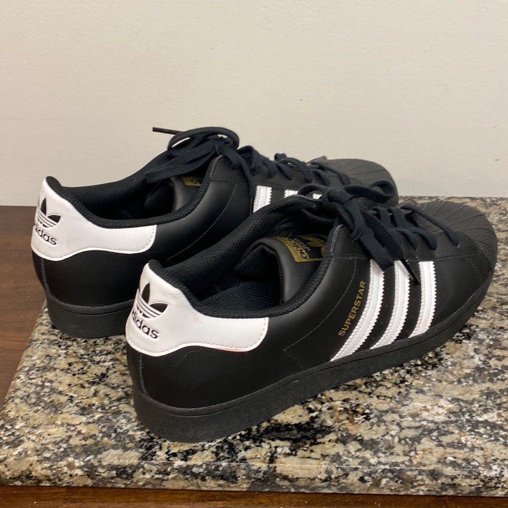 Adidas superstar shoes men’s size 13 new without tags